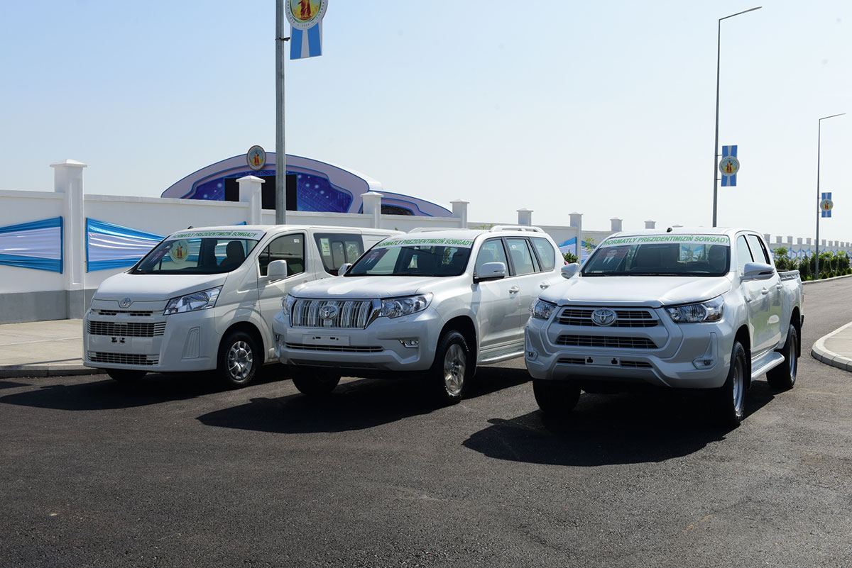 Döwlet Baştutanymyz Ýaşlyk suw arassalaýjy desgasynyň açylyş dabarasyna gatnaşdy